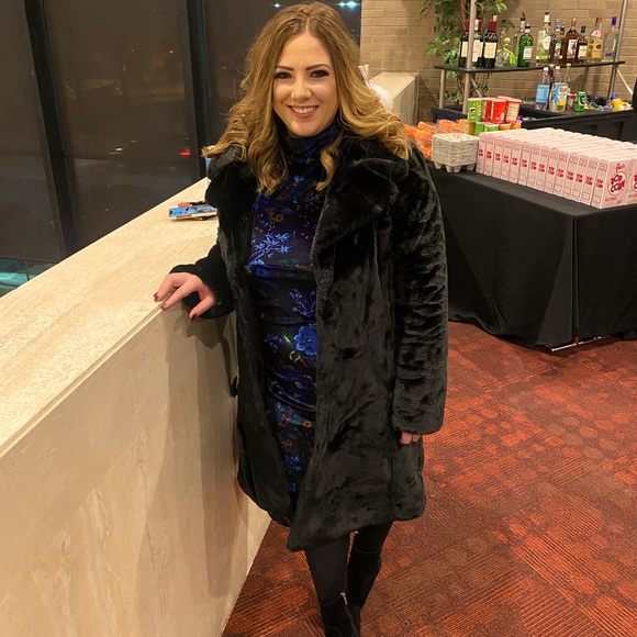 Meet your Posher, Katherine - Picture 3 of 3